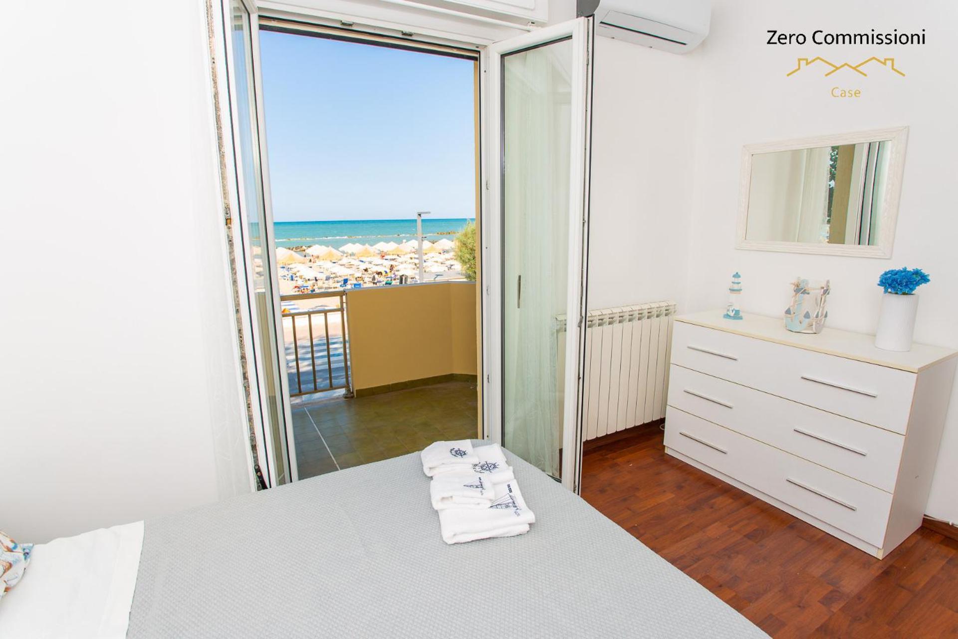 Palm Beach House - Vista Mare Montesilvano Marina Eksteriør bilde