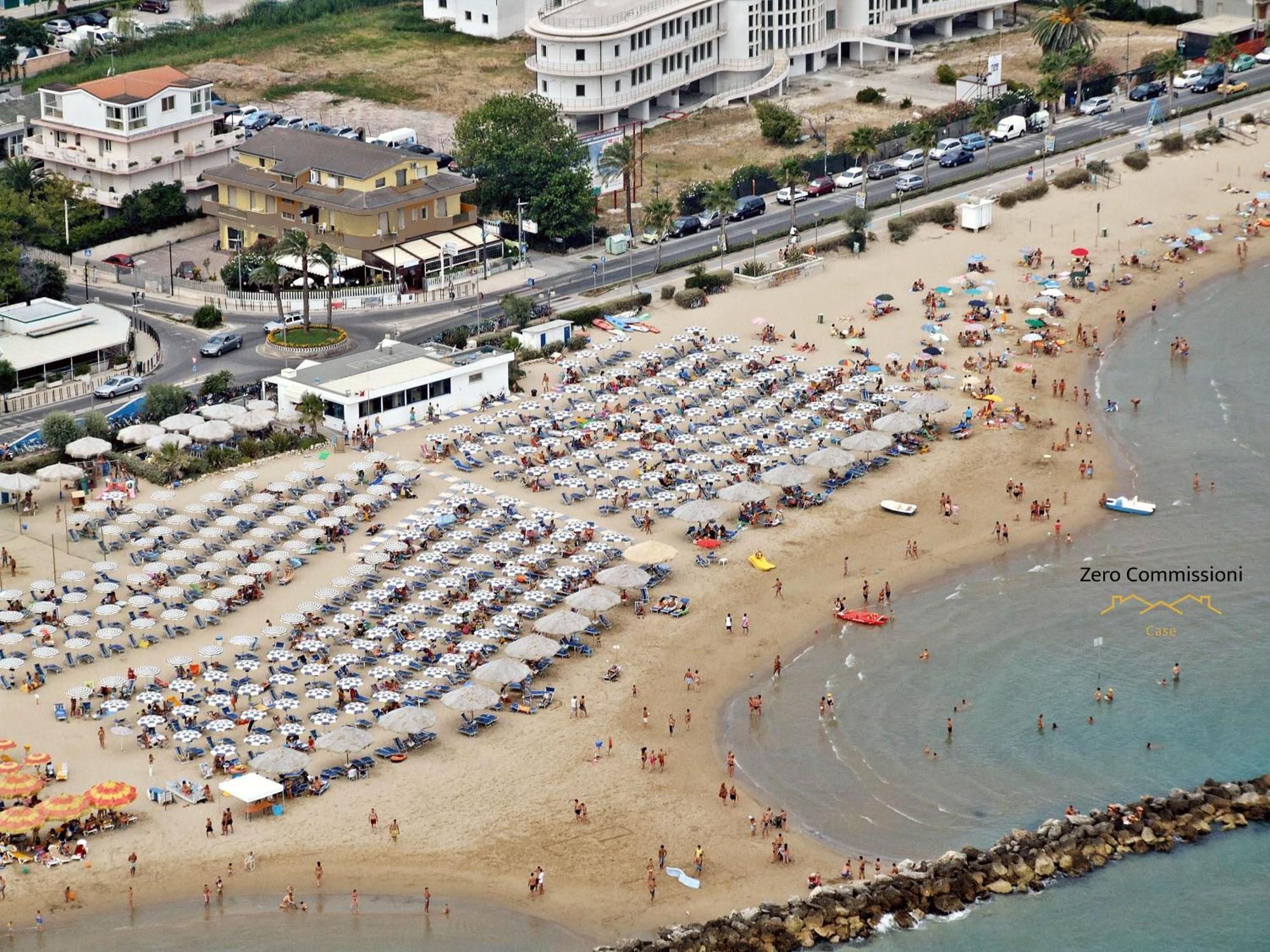 Palm Beach House - Vista Mare Montesilvano Marina Eksteriør bilde